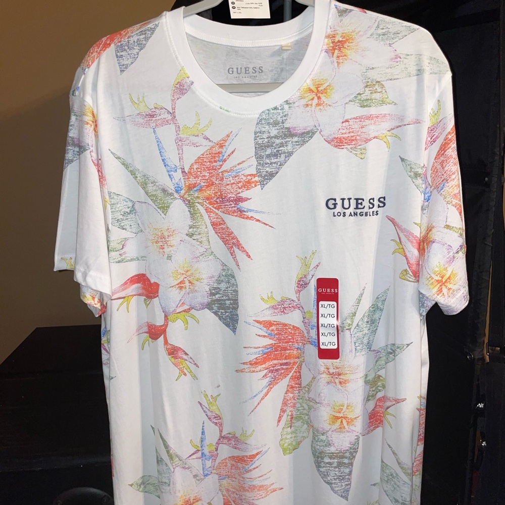 Men’s Guess Tshirt XL